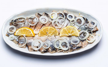 обоя еда, рыбные блюда,  с морепродуктами, лук, лимон, селедка