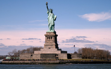 Картинка города нью йорк сша of the statue liberty in new york usa