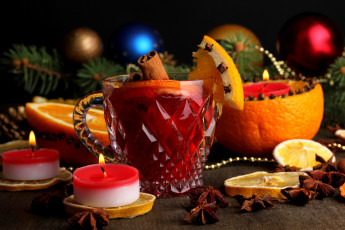 Картинка праздничные угощения christmas new year рождество новый год праздники ветки елочные игрушки свечи зима напиток апельсин бадьян анис корица лимон чашка глинтвейн