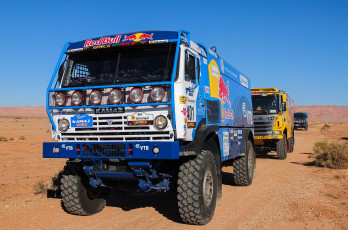 Картинка спорт авторалли пустыня грузовики ралли