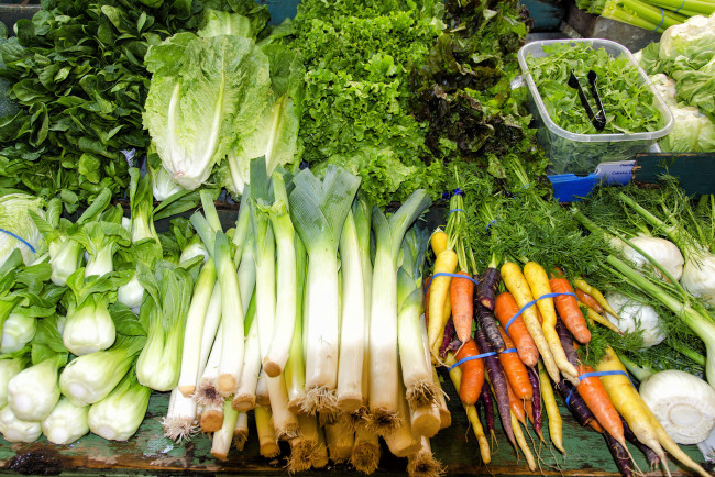 Обои картинки фото еда, овощи, прилавок