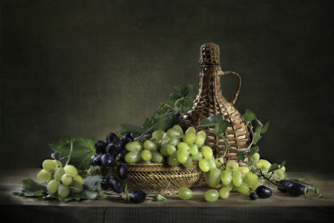 Обои картинки фото еда, виноград, бутылка, натюрморт