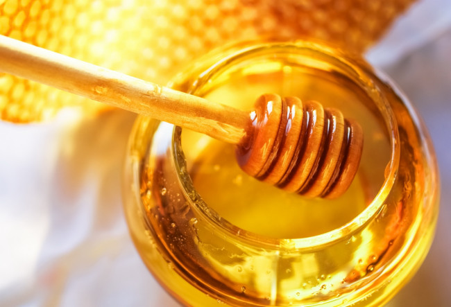 Обои картинки фото еда, мёд,  варенье,  повидло,  джем, банка, ложка, соты, баночка, мед