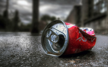 Картинка банка бренды coca-cola кока кола смятая