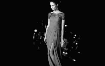 Картинка девушки sara+sampaio клатч платье разрез черно-белая модель сара сампайо