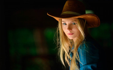 Картинка девушки -+блондинки +светловолосые девушка модель блондинка вестерн ковбой шляпа стетсон кожа взгляд макияж флирт кантри