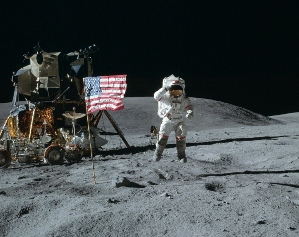 Обои картинки фото космос, астронавты, космонавты, лунный, модуль, сша, америка, американец, космонавт, луна, луноход, флаг, прыжок