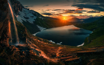 Картинка природа восходы закаты восход солнца над озером у водопада