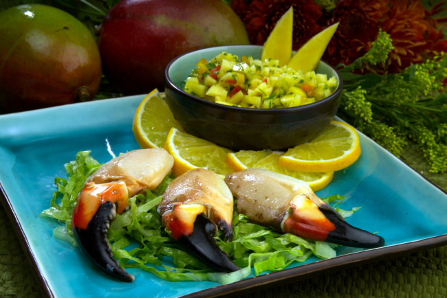 Обои картинки фото еда, рыбные блюда,  с морепродуктами, лимоны, краб