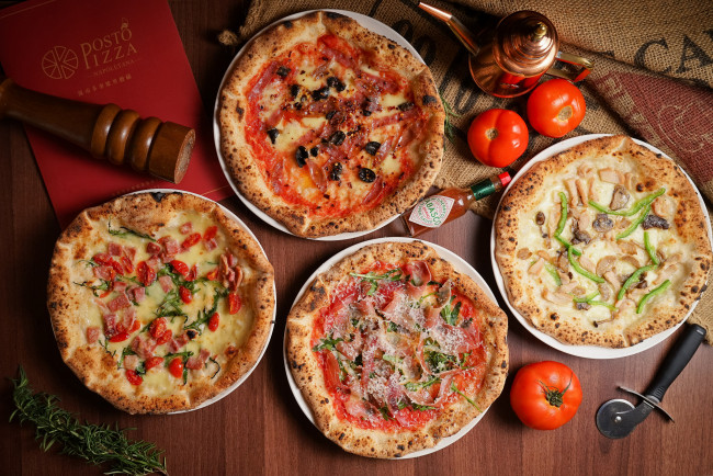 Обои картинки фото еда, пицца, снедь, помидоры, томаты