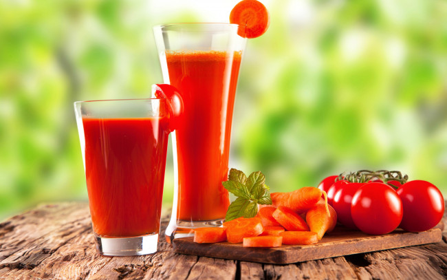 Обои картинки фото еда, напитки,  сок, tomato, томатный, carrots, морковь, juice, стакан, помидоры, сок, томаты