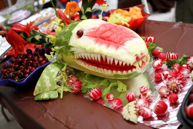 Обои картинки фото еда, фрукты и овощи вместе, дизайн, арбуз, редис, черешня