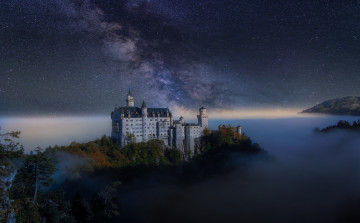 Картинка города замки+германии замок германия ночь звезды осень небо млечный путь туман