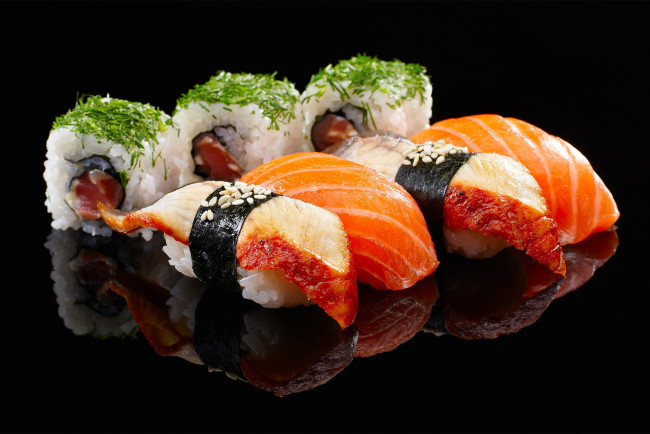 Обои картинки фото еда, рыба,  морепродукты,  суши,  роллы, рис, суши, роллы, лосось
