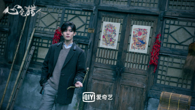 Обои картинки фото мужчины, xiao zhan, актер, сок, коробочка, персики