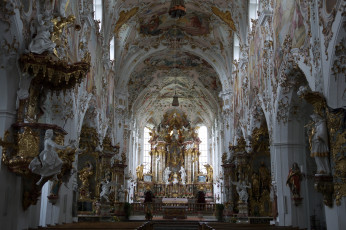 Картинка церковь святой марии роттенбух германия интерьер убранство роспись храма статуи позолота