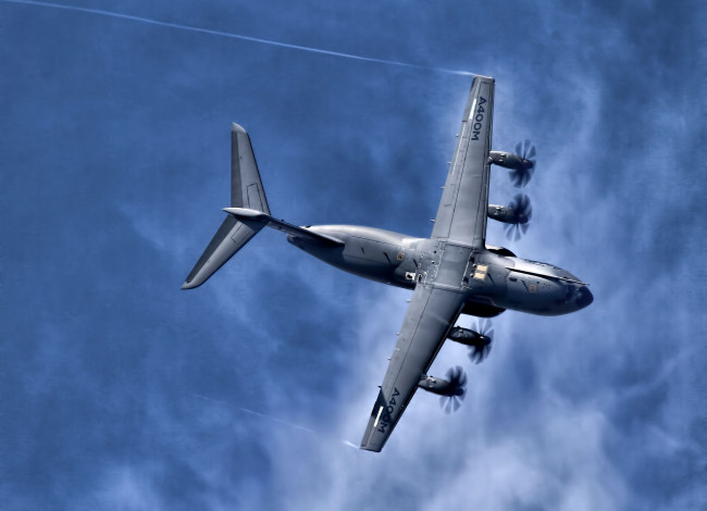 Обои картинки фото авиация, военно-транспортные самолёты, четырёхмоторный, самолёт, военно-транспортный, турбовинтовой, a400м