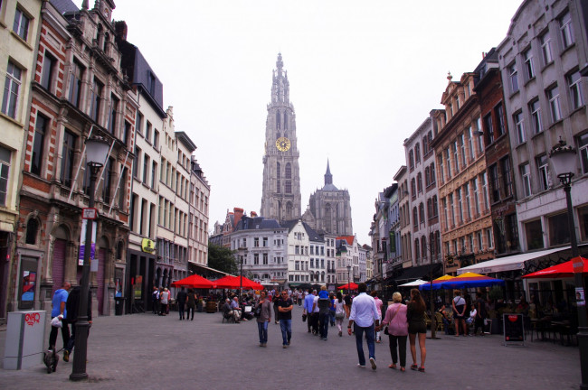 Обои картинки фото города, антверпен , бельгия, туристы, пешеходная, улица