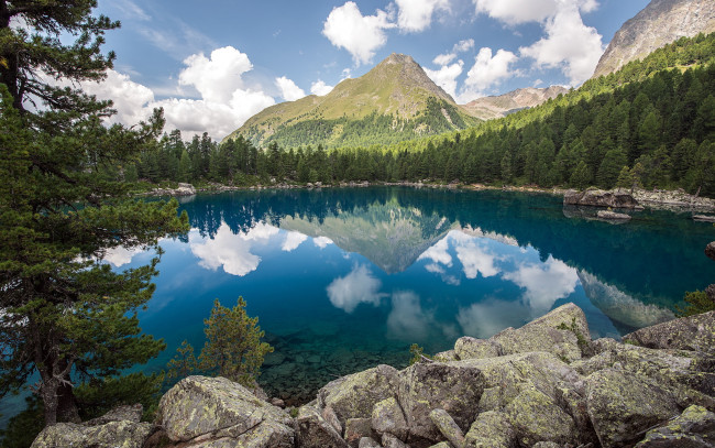 Обои картинки фото природа, реки, озера, озеро, камни, пейзаж, лес, деревья, отражение, горы