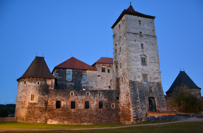 Обои картинки фото 352, vihov, castle, Чехия, города, дворцы, замки, крепости, замок, огни, ночь