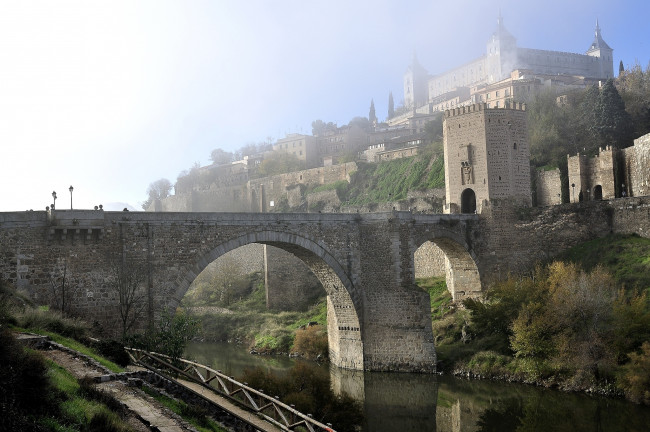 Обои картинки фото города, толедо, испания, туман, мост