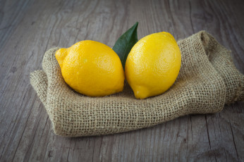 Картинка еда цитрусы лимон листья цитрус мешковина