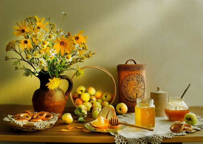 Обои картинки фото еда, натюрморт, цветы, сушки, мед, яблоки