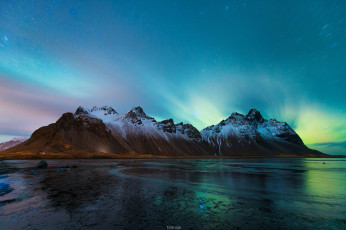 обоя природа, северное сияние, пляж, горы, северное, сияние, звезды, небо, ночь, stockksness, исландия, vestrahorn, лёд, берег