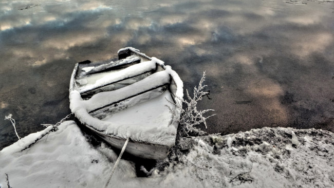 Обои картинки фото корабли, лодки,  шлюпки, снег, лодка, зима