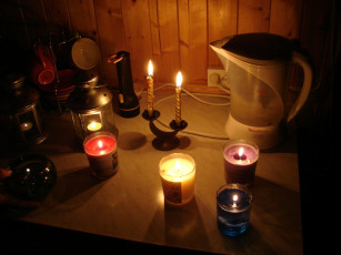 Картинка без электричества на даче разное свечи