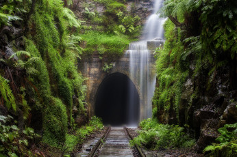 Картинка природа водопады водопад туннель