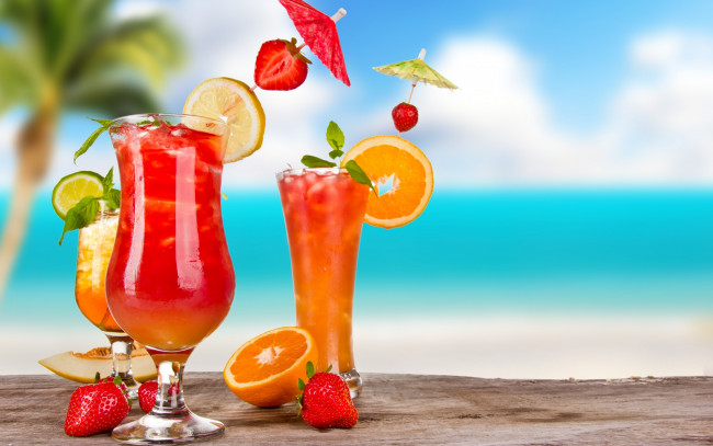 Обои картинки фото еда, напитки,  коктейль, sea, beach, summer, коктейль, пляж, cocktail, fruit, море, paradise, фрукты, fresh, drink, tropical