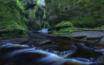 Картинка природа водопады камни водоем