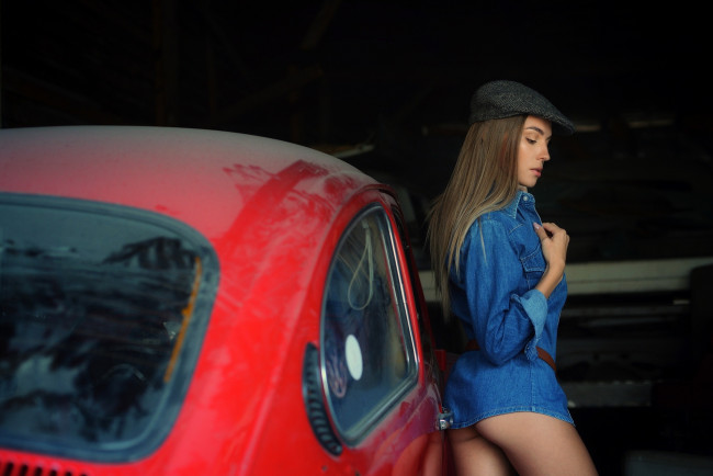 Обои картинки фото юлия федосеева, девушки, шатенка, кепка, джинсовое, платье