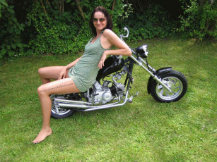 Картинка мотоциклы мото девушкой
