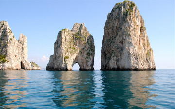 Картинка природа побережье отражение гладь арка скалы море