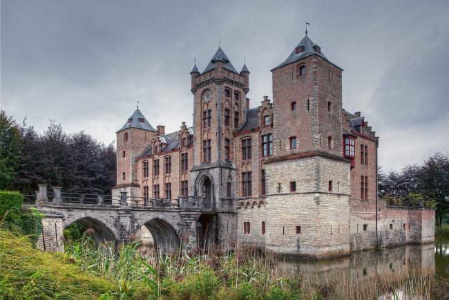 Обои картинки фото kasteel tilligem, города, - дворцы,  замки,  крепости, пруд, парк, замок