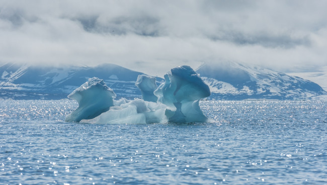 Обои картинки фото природа, айсберги и ледники, пейзаж, холод, блики, море, лёд