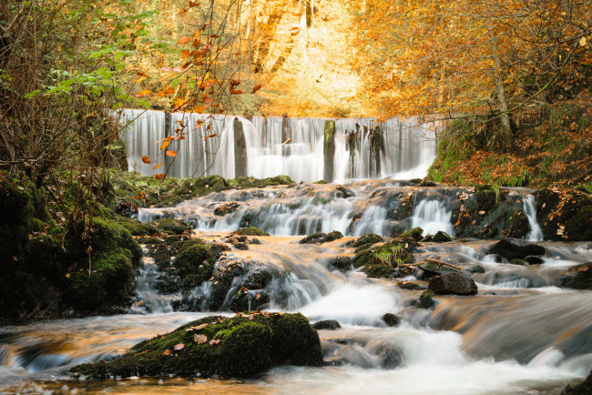 Обои картинки фото природа, водопады, осень, поток, водопад