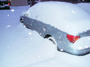 Картинка saturn in the snow автомобили выставки уличные фото