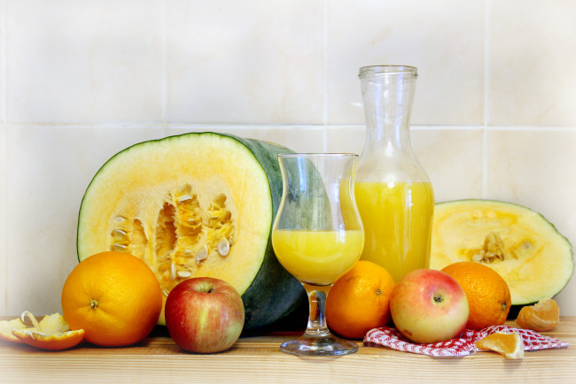 Обои картинки фото еда, натюрморт, овощи, фрукты, яблоки, сок, тыква, апельсины