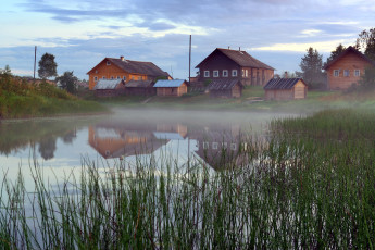 Картинка города -+здания +дома туман дома пруд