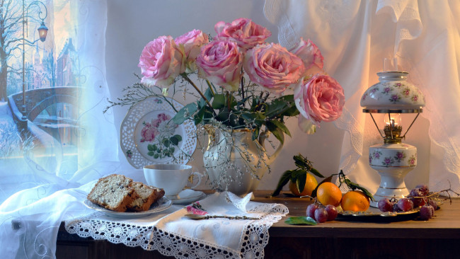 Обои картинки фото еда, натюрморт, пирог, мандарины, виноград, розы