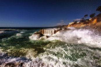 Картинка природа побережье море брызги камни