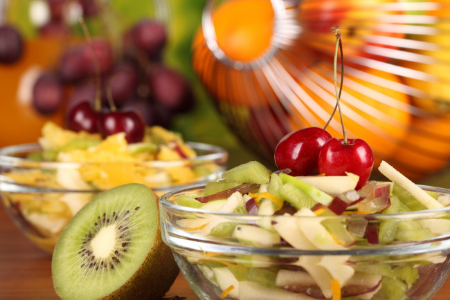 Обои картинки фото еда, фрукты, ягоды, фруктовый, салат, киви, черешня