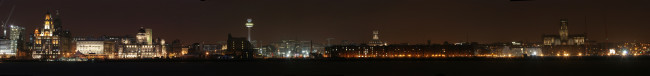 Обои картинки фото города, огни, ночного, ночной, город, панорама, здания, церковь, краны, liverpool, england