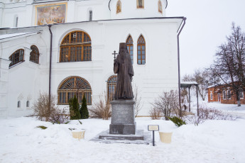 обоя города, дмитров , россия, памятник, священномученик, серафим, успенский, соборо, дмитров, московская, область, зима