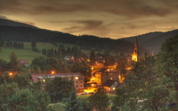 Картинка города огни ночного горы городок вечер