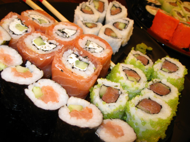 Обои картинки фото автор, varvarra, еда, рыба, морепродукты, суши, роллы, палочки, японская, кухня