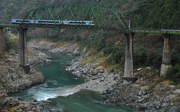 Картинка техника поезда горы река камни мост поезд